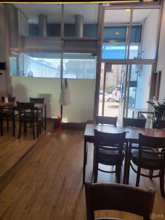 오피스 상권, 수요도 많은 목내동 매장 매물의 4번째 사진