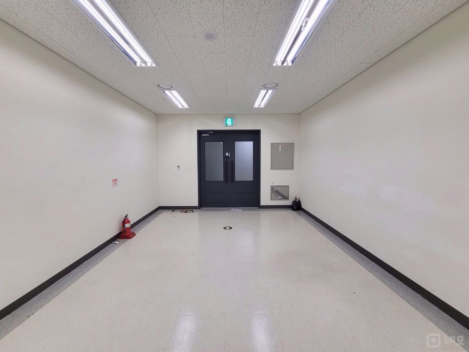 소형사무실 임대 전용13평 룸1 깔끔한 인테리어 매물의 3번째 사진