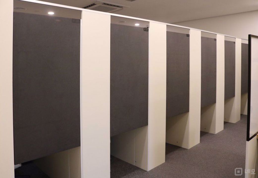 대로변에 위치한 시흥동 스터디카페 매물의 9번째 사진