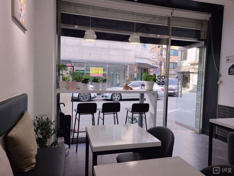 급매물! 월세 및 권리금 조정된 시설! /오금동 시설 양도 가능한 카페 매물의 4번째 사진