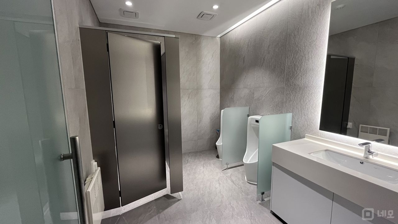 송파나루역 역세권, 방이동 대로변에 위치한 건물 통임대 매물의 16번째 사진