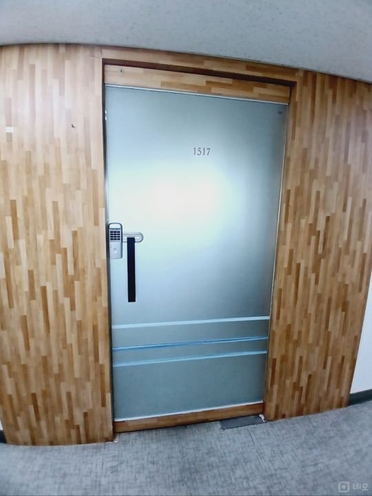 신논현역 도보 5분 넓게 사용 가능한 7,8인용 사무실입니다. 매물의 1번째 사진
