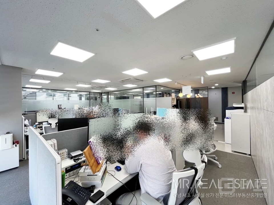 완벽무권리인테리어 바로입주 컨디션최고 대로변고층통창뷰 대박나는자리 매물의 3번째 사진