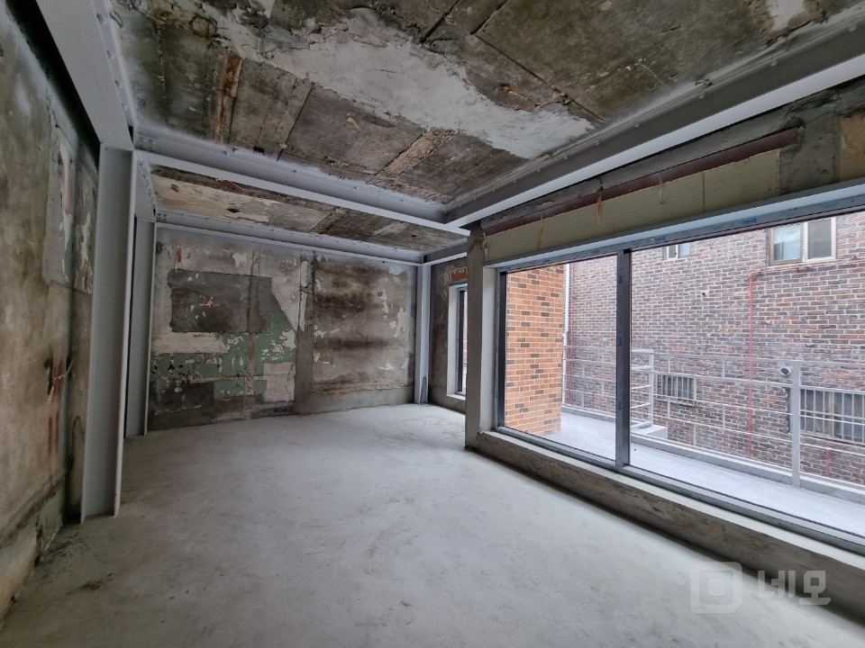 🍰 카페·일반음식점 최적지, 성수동 핵심 상권 매물의 2번째 사진