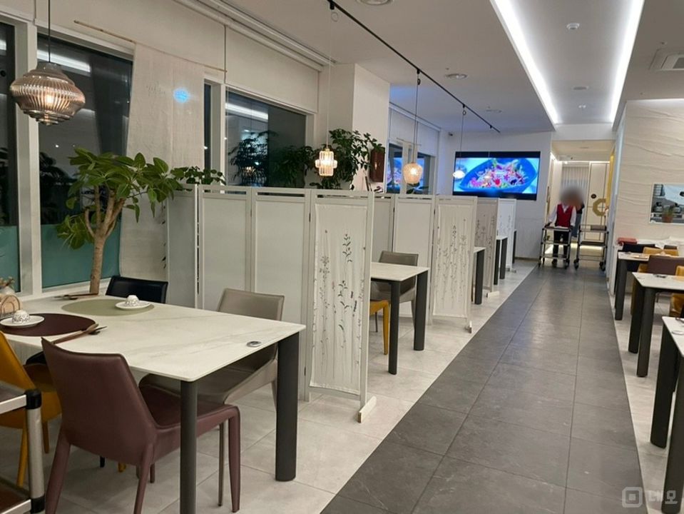 서초동 주상복합건물 내, 인테리어 및 시설 최상 한정식 레스토랑 매물의 1번째 사진