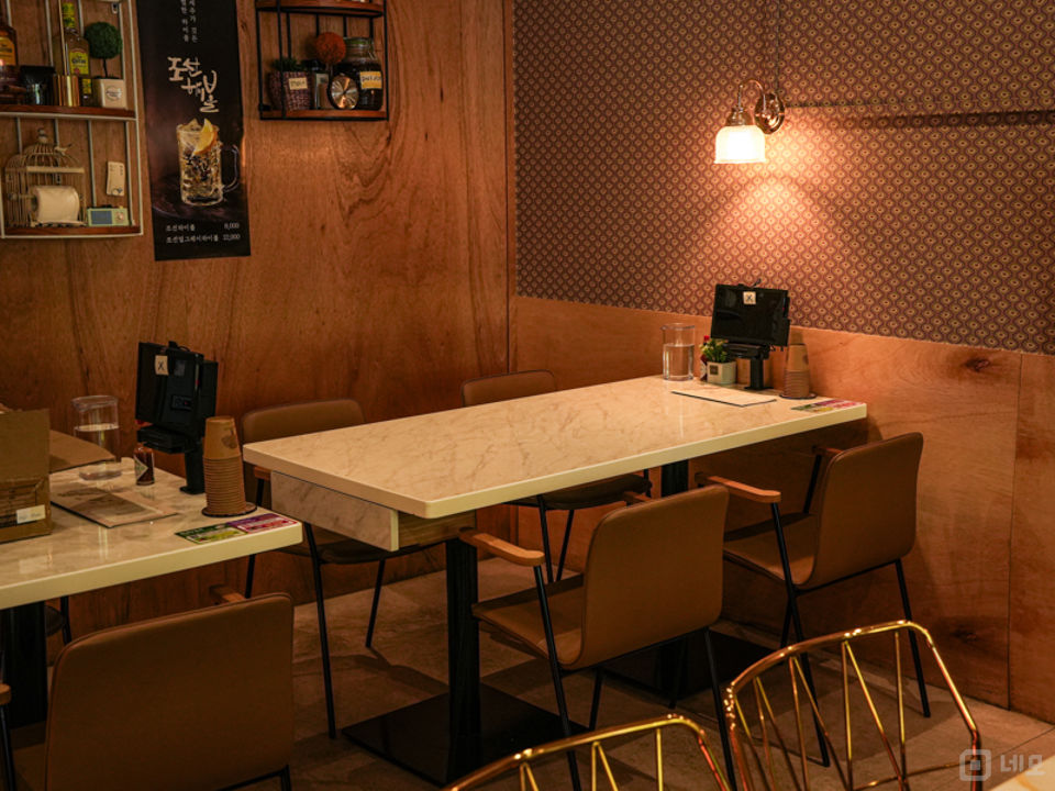 여의도공원 인근에 위치한 여의도동 대로변 1층 한식점 매물의 4번째 사진