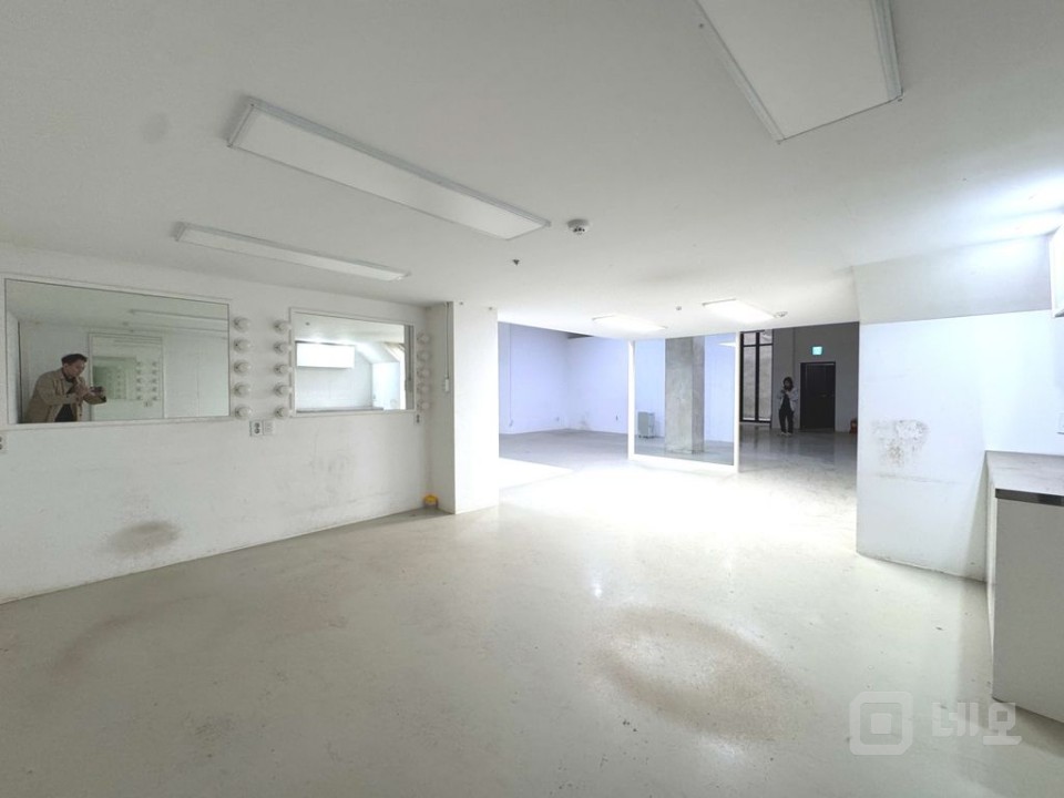 청담사거리 인근에 위치한 무권리! 층고높은 지하매물! 호리존 매물의 12번째 사진