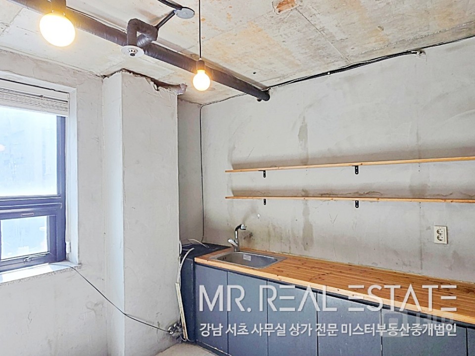 삼성중앙1분.룸7.주차5대.실60p.단독층ACE.가성비 매물의 2번째 사진