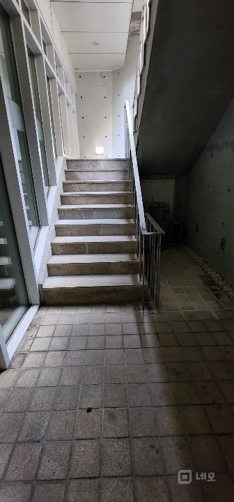 무권리~!! 서교동4M 초고천장 프라이빗 스튜디오 매물의 6번째 사진