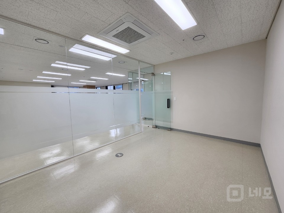 어반워크 전용40P 룸2개 창고 탕비실 가산역세권신축사무실 매물의 5번째 사진