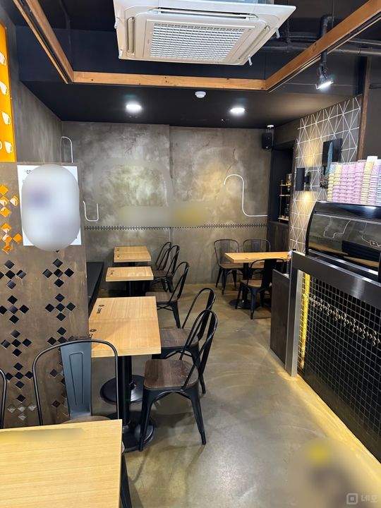 내수동 광화문역 역세권, 깔끔한 인테리어, 단골고객 많은 카페 매물의 1번째 사진
