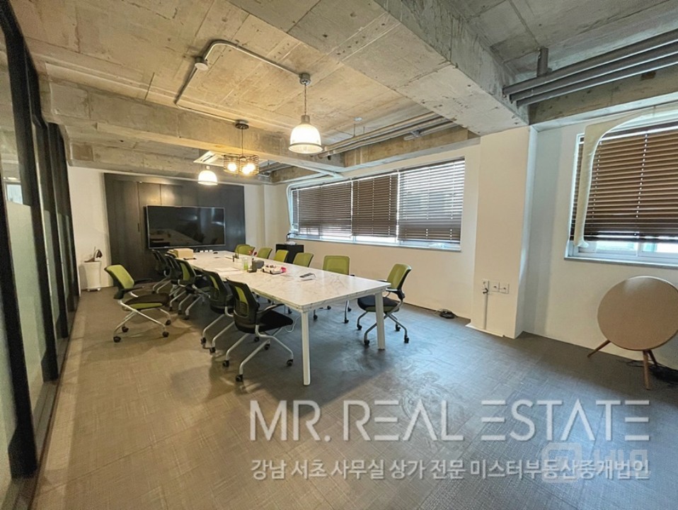주차2대무료.S급가성비사무실.인테리어완비.채광ACE 매물의 6번째 사진