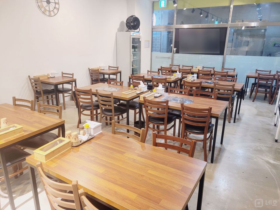 성남 지식산업센터 내 인테리어 완비된 지1층 음식점 매물의 3번째 사진