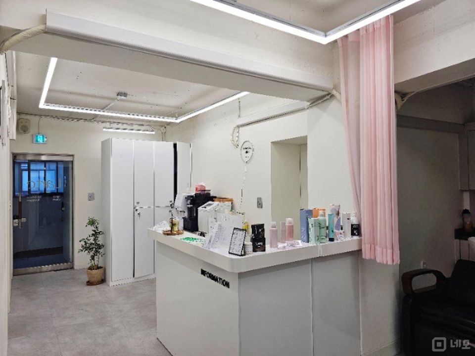 신사동 위치조건 훌륭한 미용실 매물의 1번째 사진