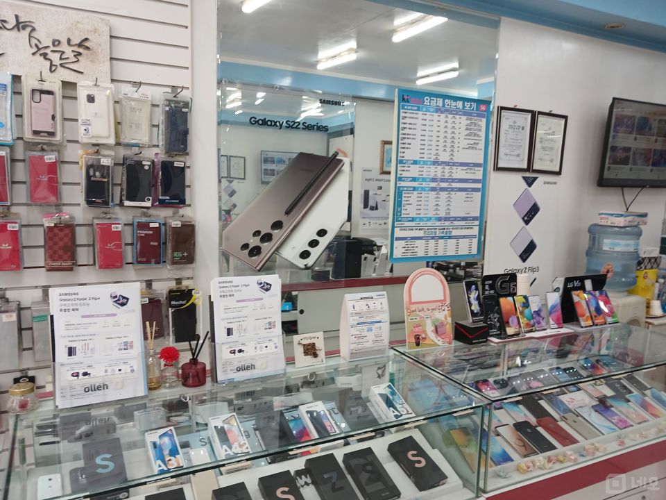 대로변 1층, 세이브마트 맞은편에 위치한 신림동 이동통신점 매물의 3번째 사진