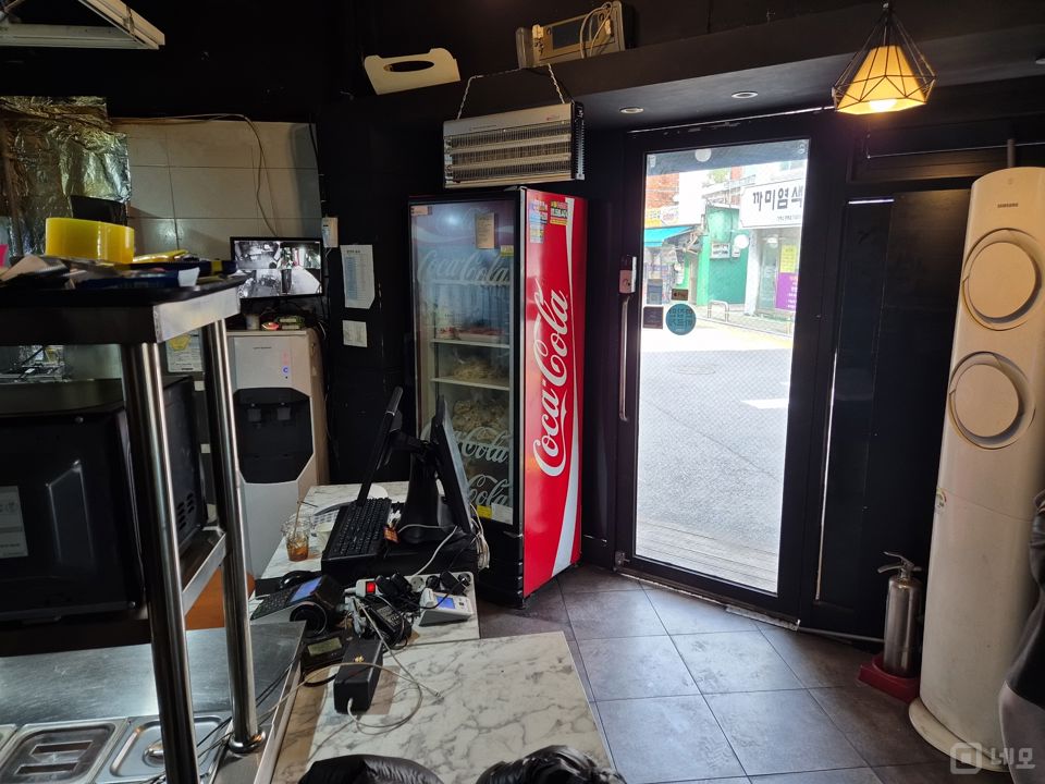 중동 코너 자리에 위치한 음식점 매물의 5번째 사진