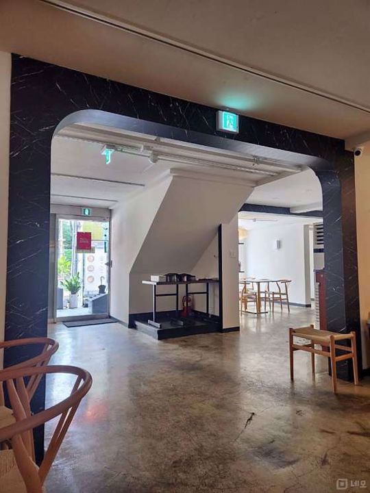 서교동 번화가에 위치한 일식당 매물의 1번째 사진