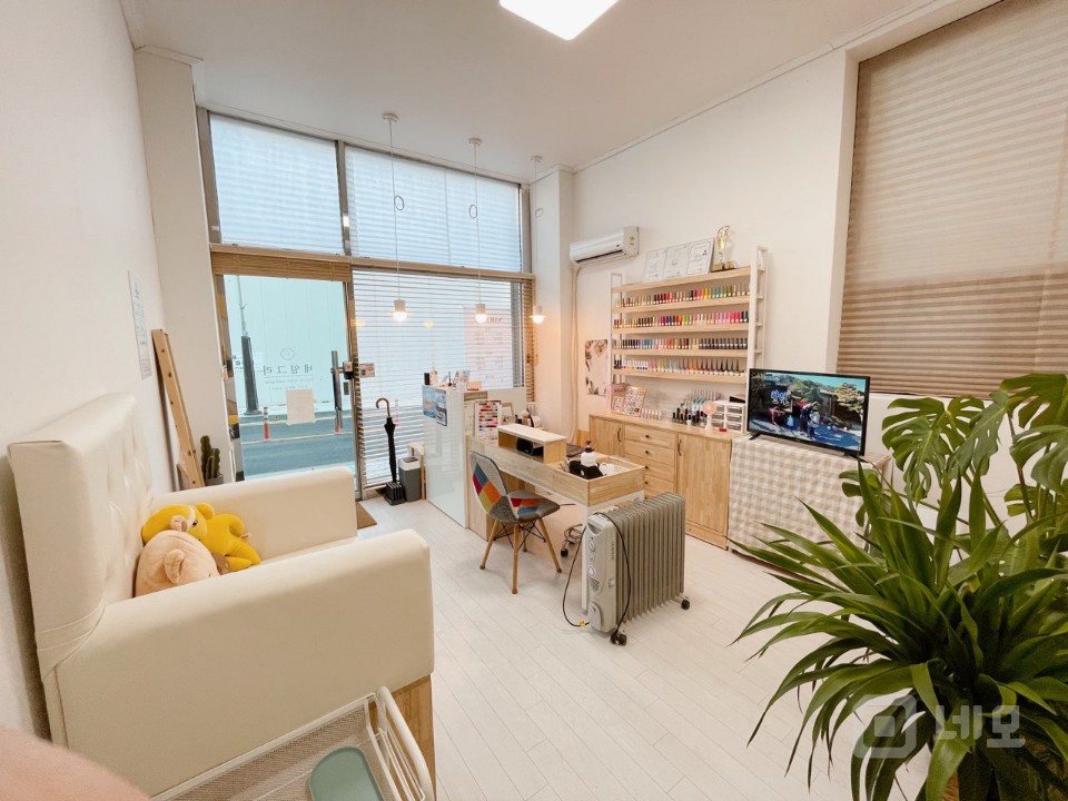 위치좋은 네일샵  시설비있어요  공영주차장마주함  노작 매물의 5번째 사진