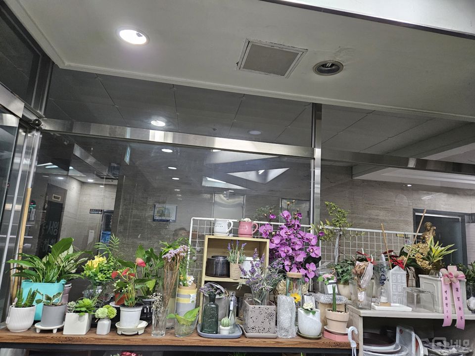 월세 저렴한, 한강로3가 지하1층 꽃집 매물의 3번째 사진