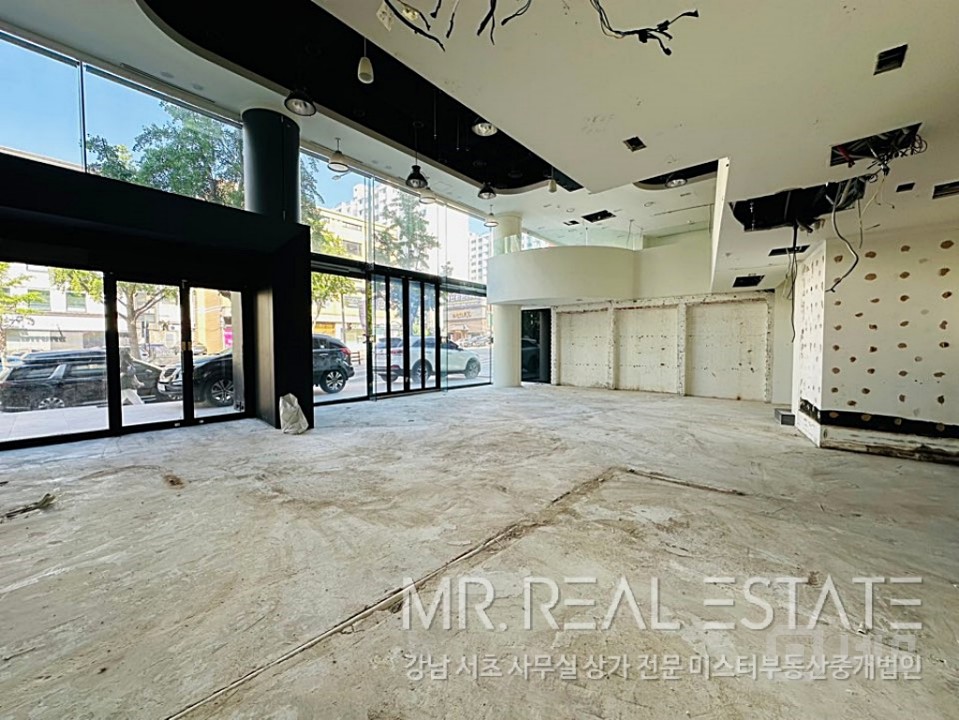1층 대로변상가.층고4m이상.복층.노출최상.권리무 매물의 2번째 사진