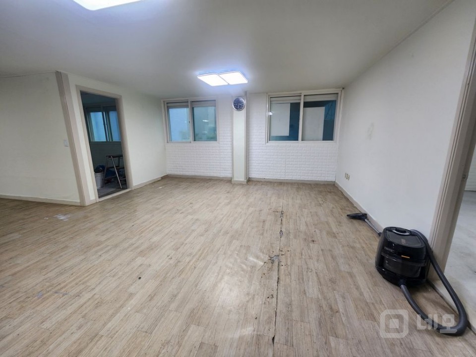 넓은 가성비 사무실,타투샵 추천 의정부역 대로변 위치! 매물의 3번째 사진