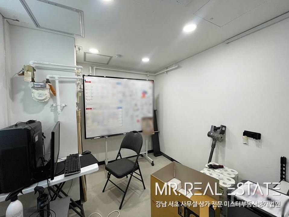 실사진 양재천인근 S급인테리어 룸1 무권리 엘베 매물의 4번째 사진