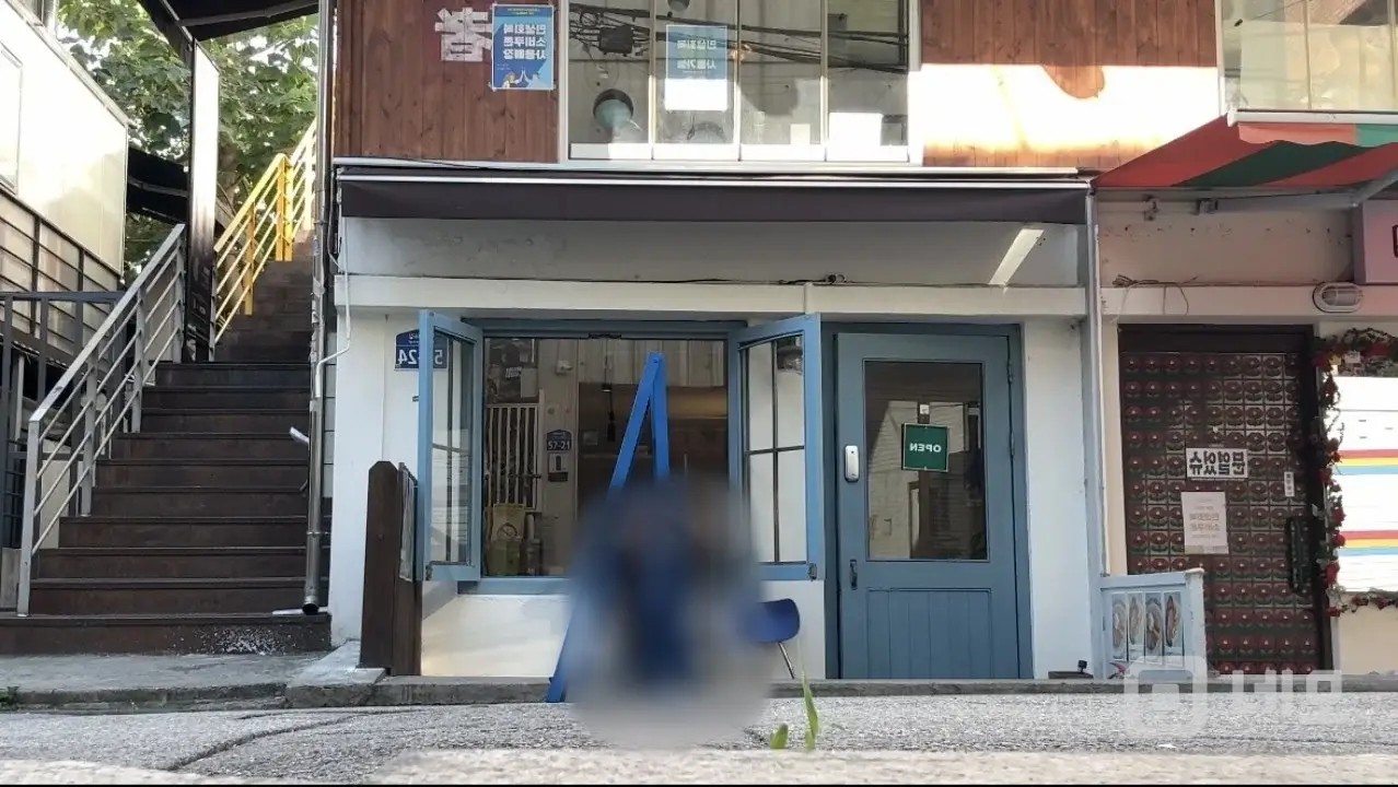 벚꽃길 골목 젠틀몬스터 본사 옆 건물 매물의 11번째 사진