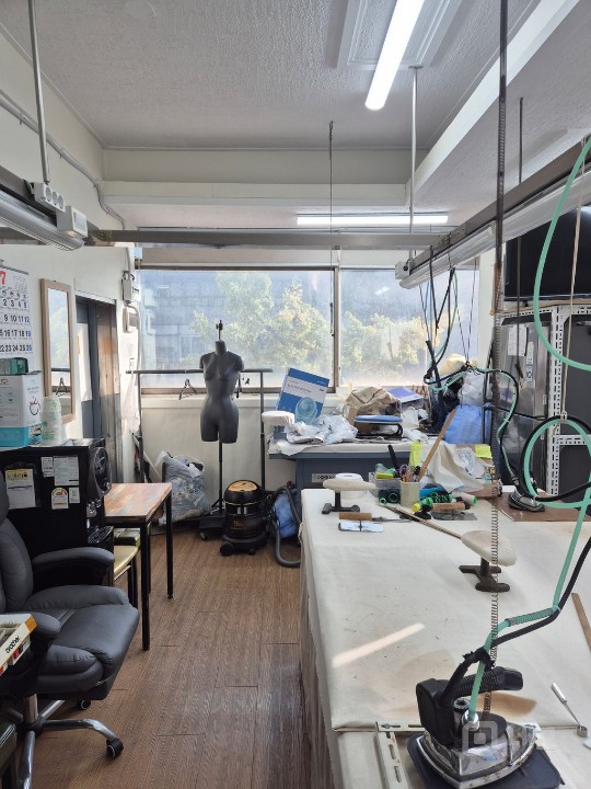 신당역대로변.2층사무실 매물의 1번째 사진