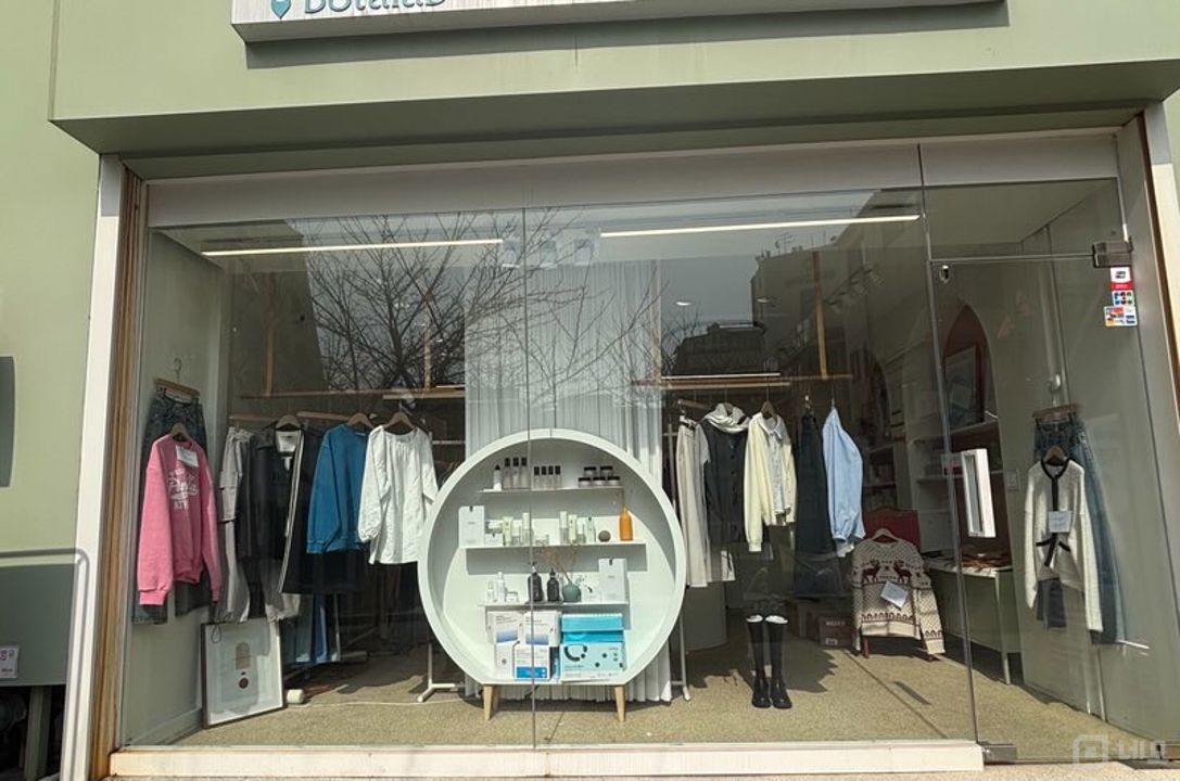 대학가상권 인테리어 완비된 동선동1가 1층 상가 매물의 9번째 사진
