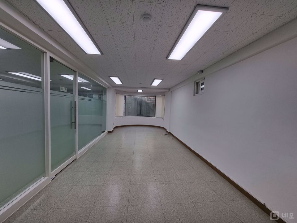 언주역에서 도보 3분 내 깔끔한 사무실 매물의 7번째 사진