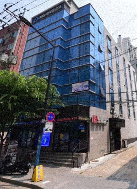 시설 집기 포함 인테리어 완비된 금호동1가 스터디카페 매물의 7번째 사진