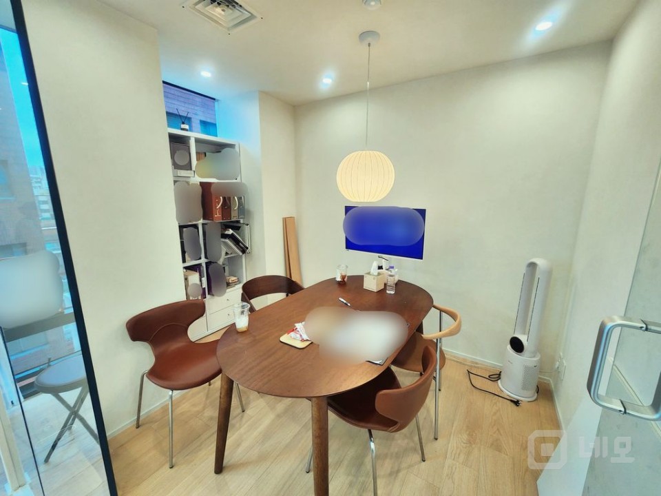 🏢 논현역세권 인테리어 우수 오피스 🏢 매물의 4번째 사진