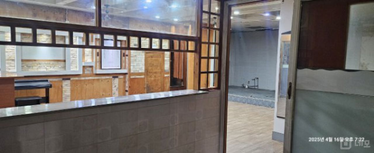 시설집기 포함 인테리어 완비된 온천동 공실 매물의 1번째 사진
