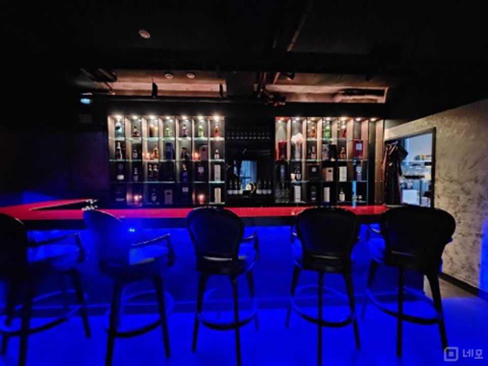 중심상권,  유동인구 많은  인계동 BAR 매물의 1번째 사진