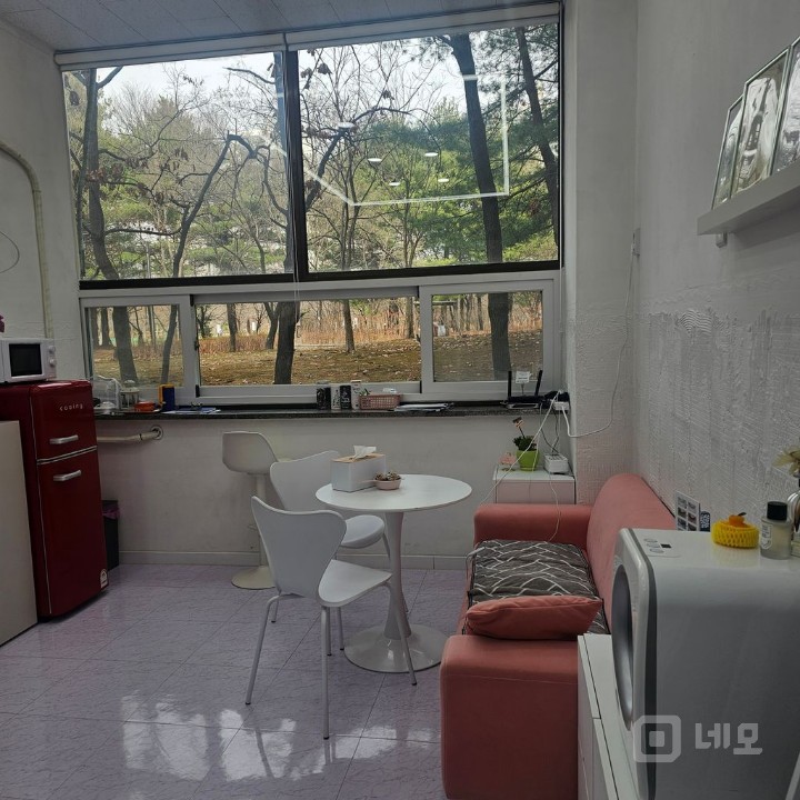 넓고 네모 반듯한  공간 공원뷰 공실없는 근생 건물 1층 매물의 3번째 사진