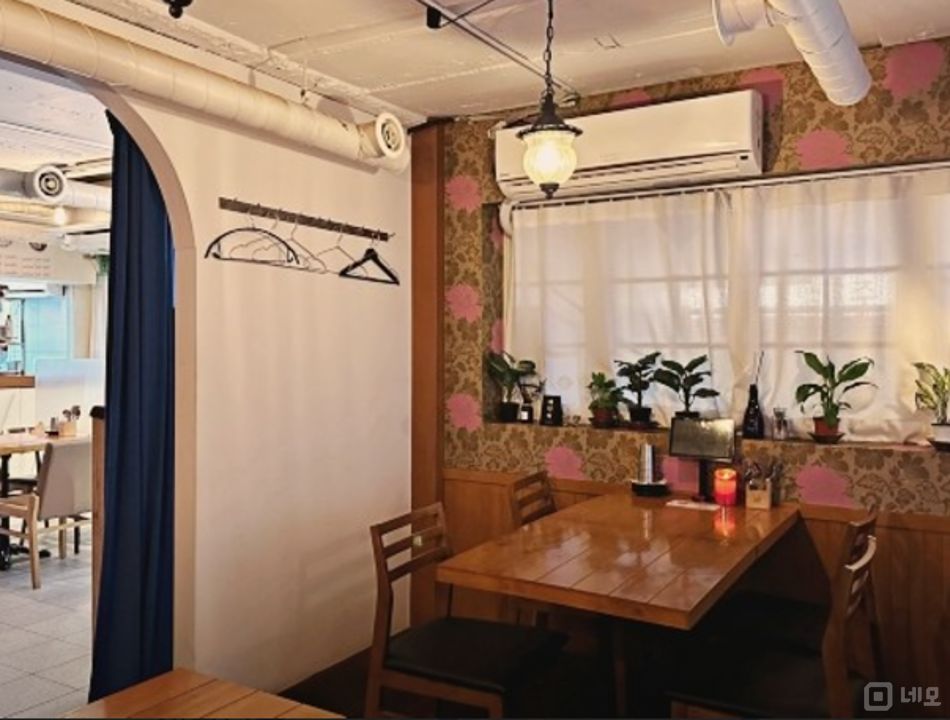동대문구 회기동 성업중인 1층 레스토랑 양도 매물의 3번째 사진