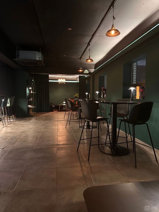 금호역 역세권, 고급스러운 인테리어, 시설 완비된 바 매물의 3번째 사진