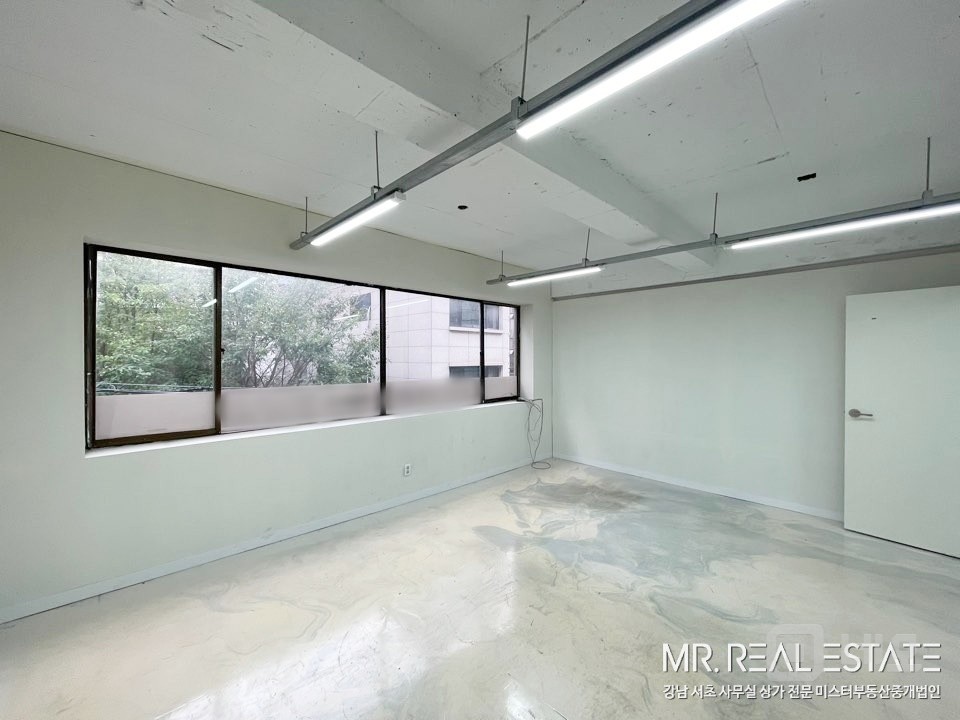 학동역.도보3분.깔끔한화이트톤.사무실 매물의 3번째 사진