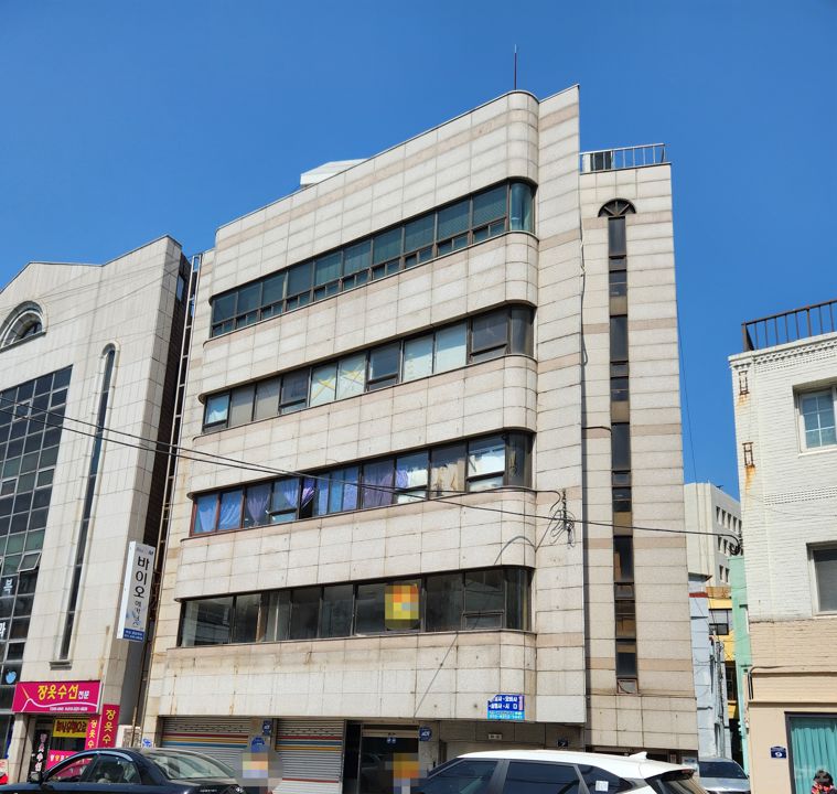 대로변, 부산진성공원 인근에 위치한 역세권 2층 범일동 공실 매물의 5번째 사진