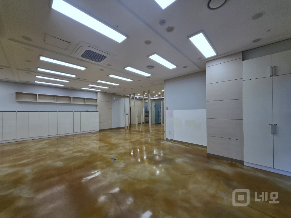 50평대 가산디지털단지역 초역세권 .즉시입주.인테리어 좋음 매물의 5번째 사진