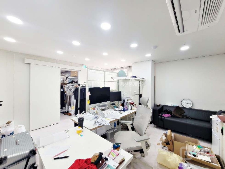 <임대> [망원] 화이트톤 반듯한구조 자주식주차편리 매물의 5번째 사진