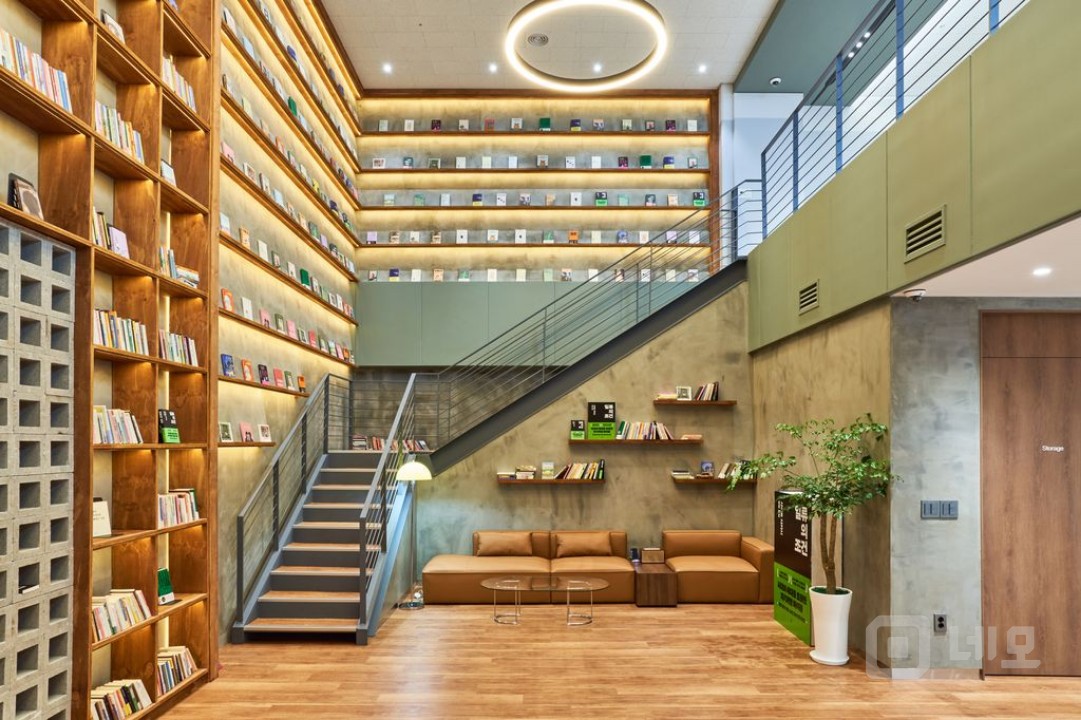 인테리어 2억 투자, 복층구조, 대형평수, 문래역 인근 매물의 1번째 사진