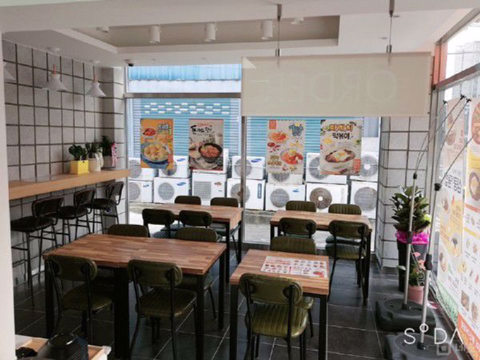 거제동 접근성과 배달 위치가 좋은 1층 음식점 매물의 3번째 사진