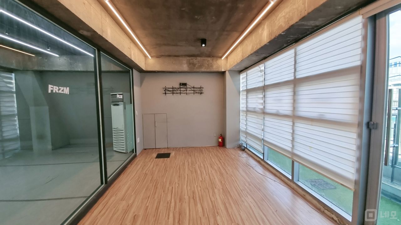 상수역 인근 위치좋은 4층 상가공실 매물의 1번째 사진