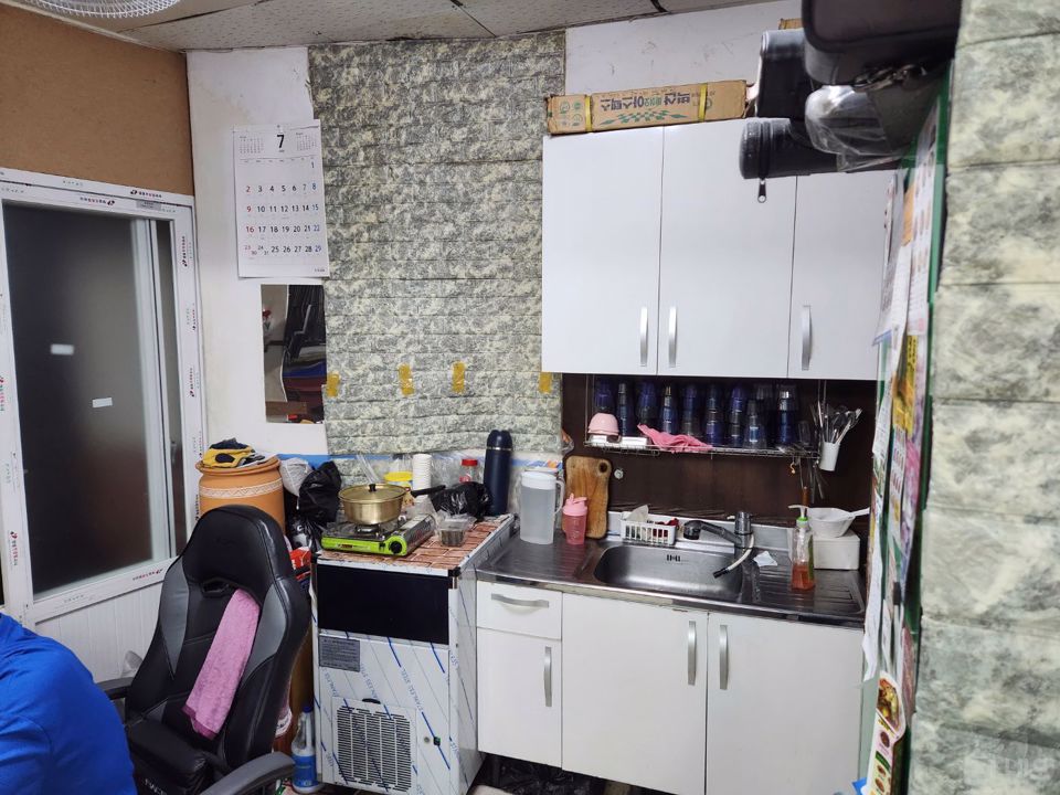 주거지에 위치한 중구 신당동 당구장 매물의 5번째 사진