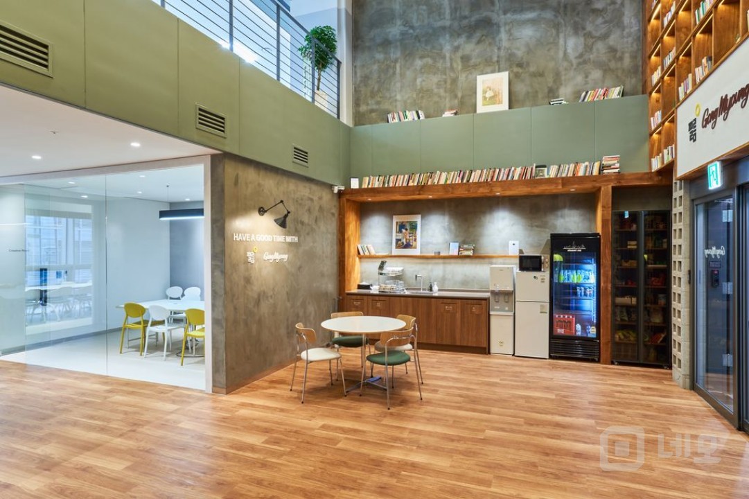 인테리어 2억 투자, 복층구조, 대형평수, 문래역 인근 매물의 6번째 사진