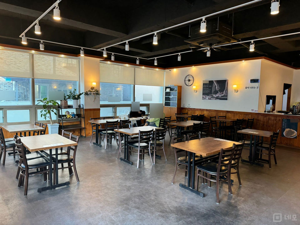 논산시 내동, 깔끔한 인테리어 완비된 1층 돈카츠전문점 매물의 1번째 사진