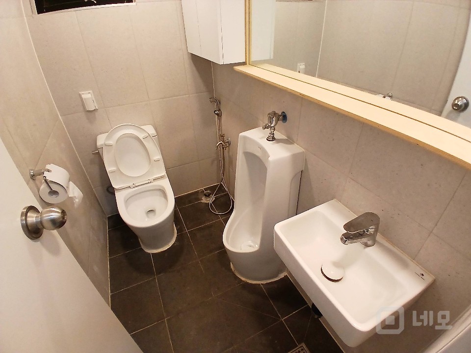 홍대입구역 도보 5분 신축급 1층 사무실 작업실 매물의 12번째 사진