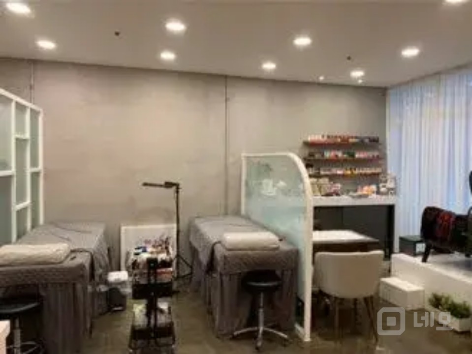 강남역 도보1분 역세권 반영구, smp,네일샵 샵인샵 가능한매장입니다. 매물의 3번째 사진