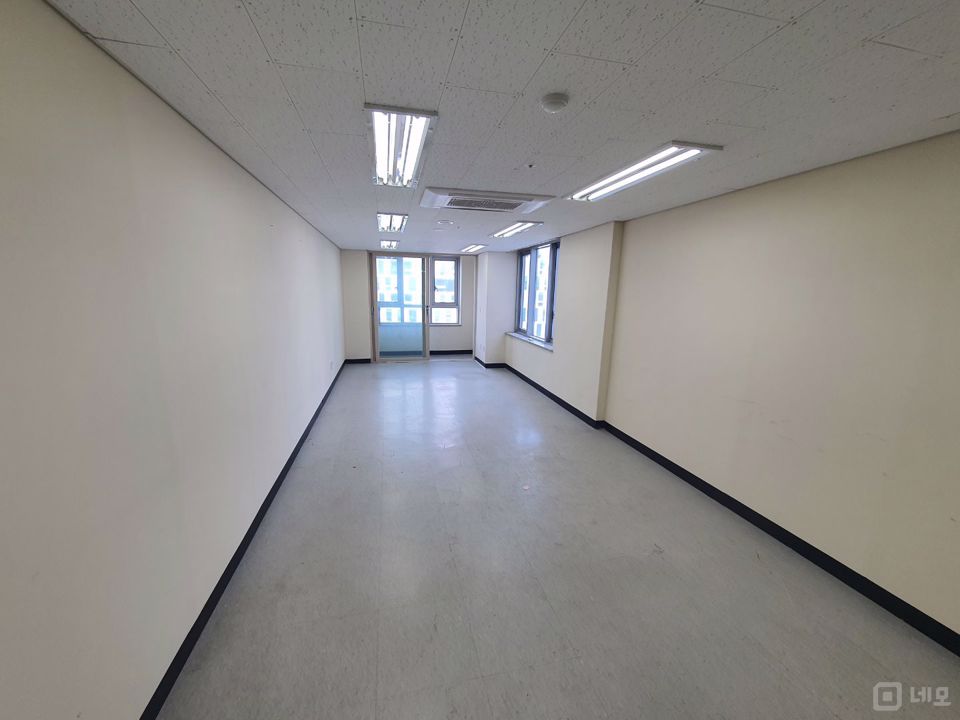 고층 북동향 코너 전망 끝내주는 사무실!! 매물의 1번째 사진